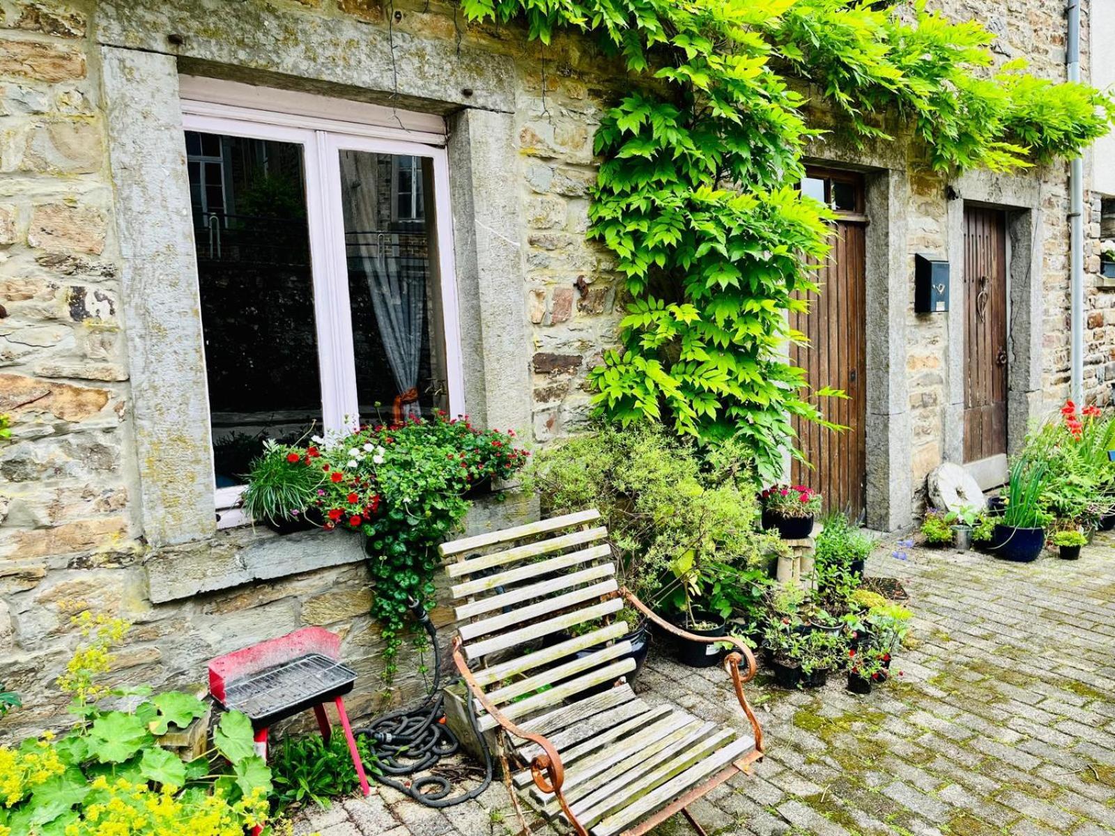 Villa Sous Les Feuilles Redu Esterno foto